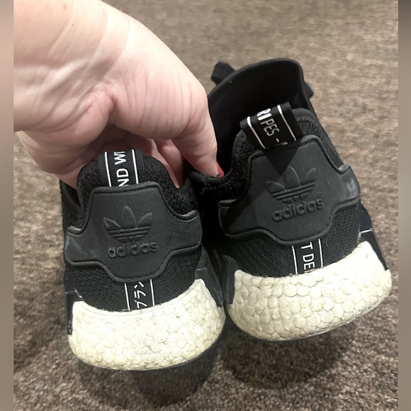 EUC! Adidas Women's 7.5 Black and White Sneakers - Picture 3 of 5